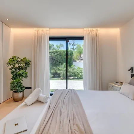 Luxury 5 Bed - Heated Pool