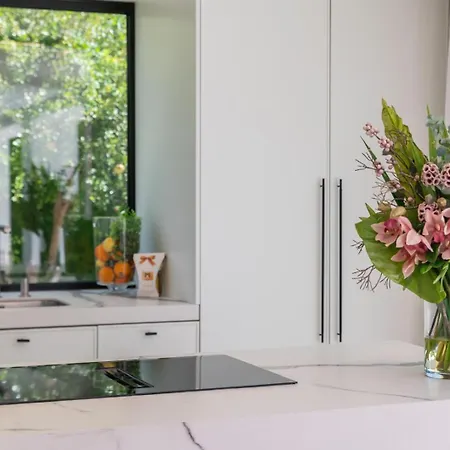 Luxury 5 Bed - Heated Pool *