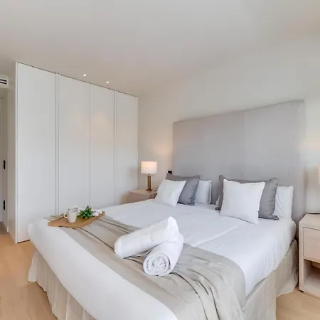 Luxury 5 Bed - Heated Pool *