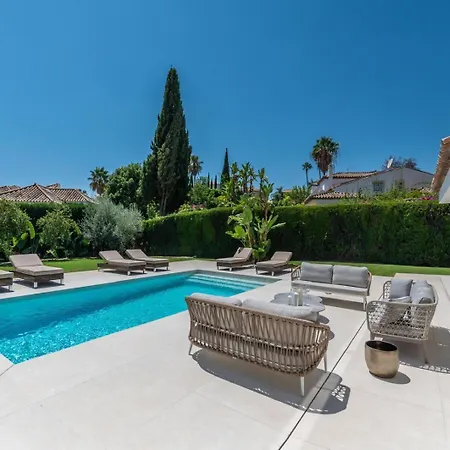 Luxury 5 Bed - Heated Pool Villa Marbella