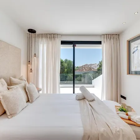 Luxury 5 Bed - Heated Pool