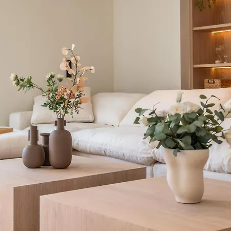 Luxury 5 Bed - Heated Pool *