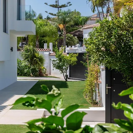 Luxury 5 Bed - Heated Pool Marbella