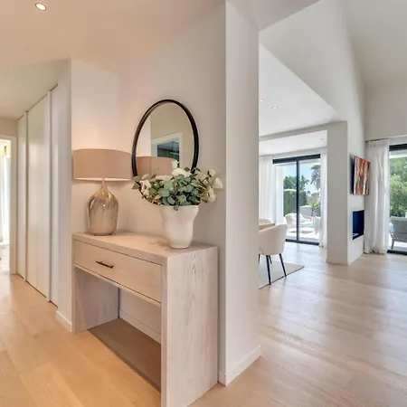 Luxury 5 Bed - Heated Pool Villa *